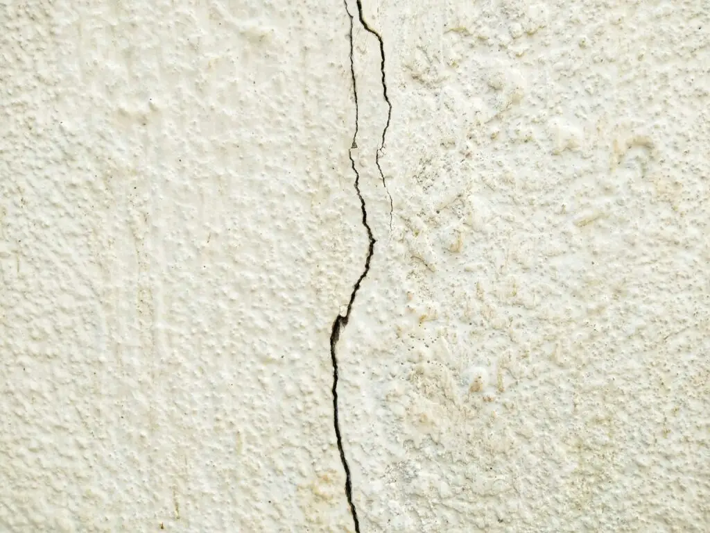 Stucco crack repair in Tucson